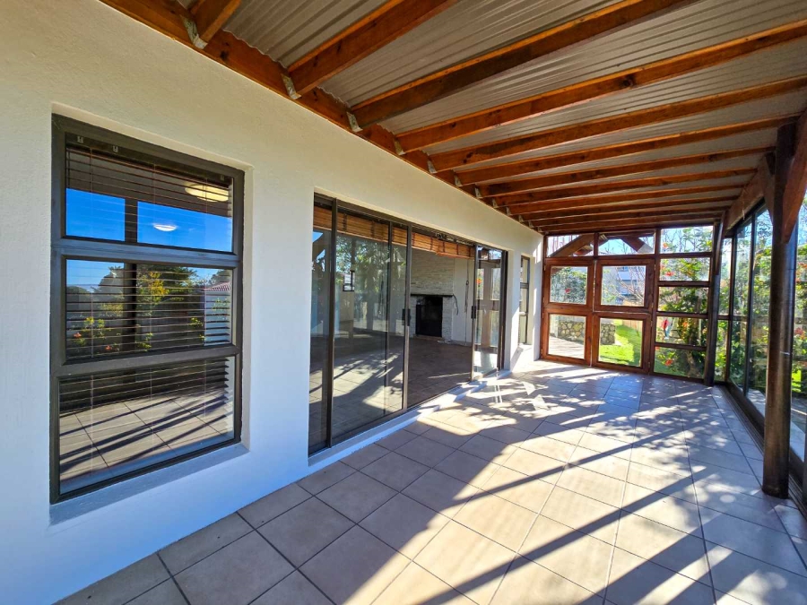 4 Bedroom Property for Sale in Stilbaai Wes Western Cape
